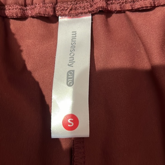 Museonly One Yoga Pant - Picture 4 of 4